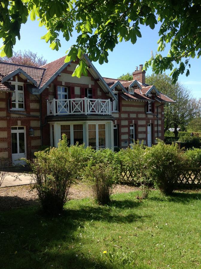 La Villa Des Rosiers Cricqueboeuf Exterior photo